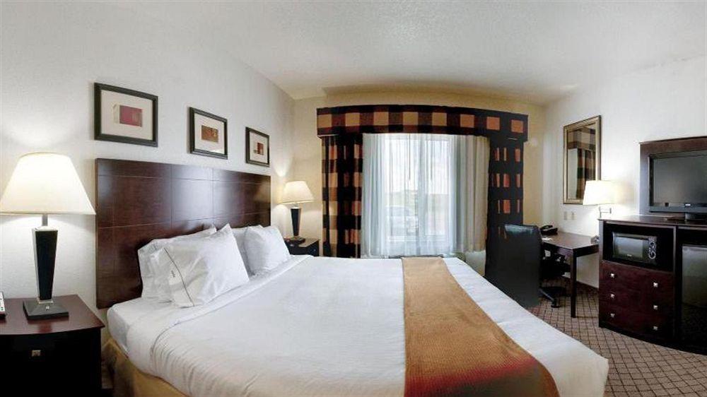 Holiday Inn Express Childress By Ihg Zewnętrze zdjęcie