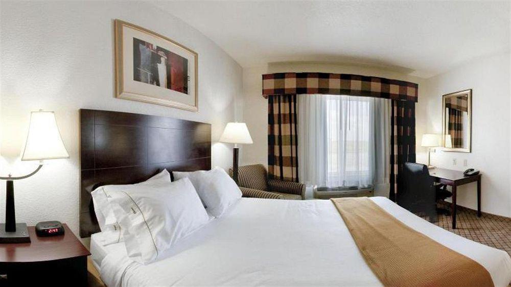 Holiday Inn Express Childress By Ihg Zewnętrze zdjęcie