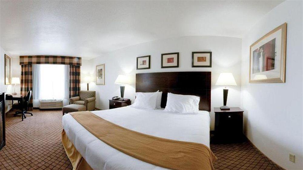 Holiday Inn Express Childress By Ihg Zewnętrze zdjęcie